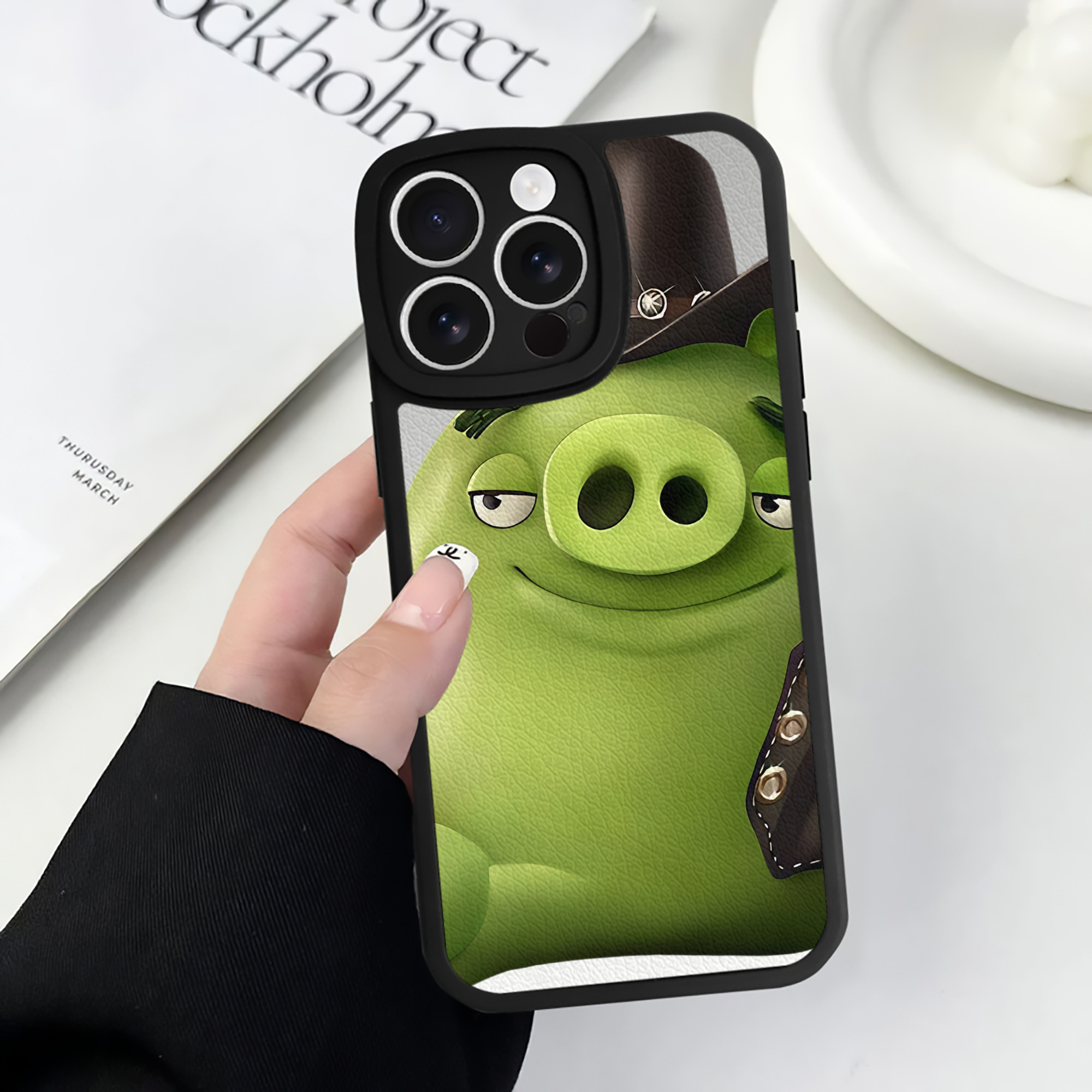 （画像用） Angry Birds アングリーバード 【iPhone 16シリーズ対応】シリコンスマホケース（レザー調） 材質：シリコン